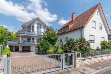 ZWEI HÄUSER, EIN DEAL // Immobilienpaket mit perfekter Synergie von Eigenheim & Kapitalanlage, 63322 Rödermark, Zweifamilienhaus